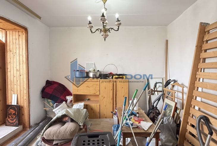 продам 3-х комнатную квартиру в партените