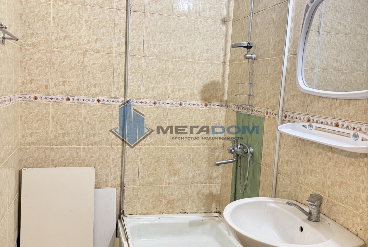 продам 3-х комнатную квартиру в партените