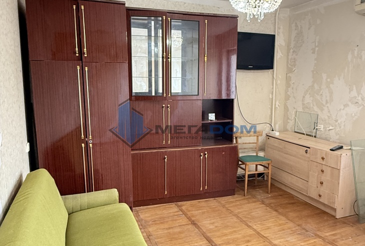 продам 3-х комнатную квартиру в партените
