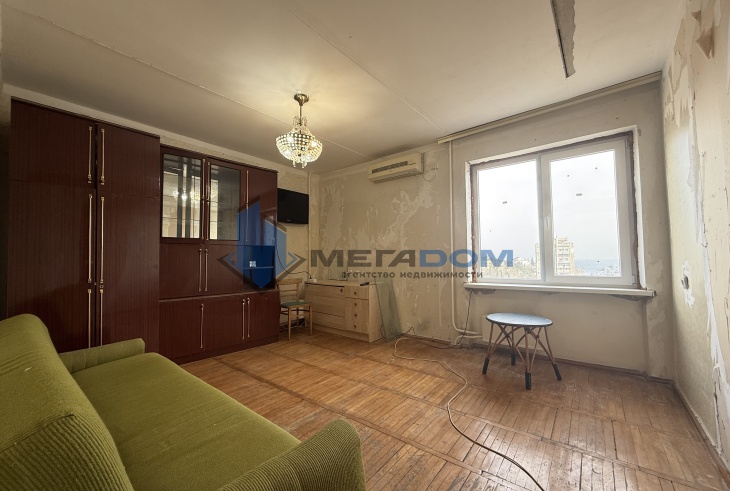продам 3-х комнатную квартиру в партените