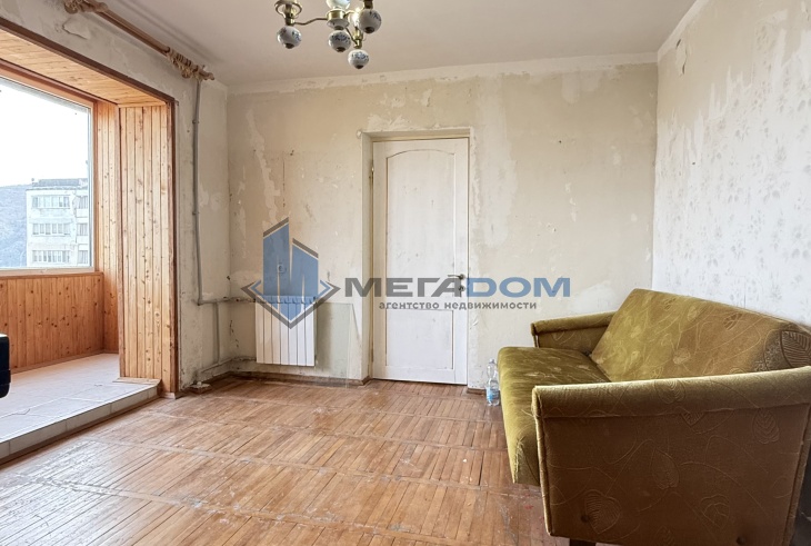продам 3-х комнатную квартиру в партените