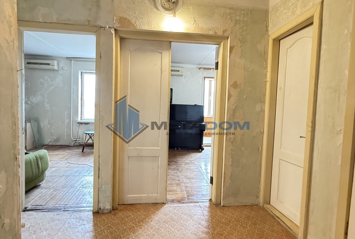 продам 3-х комнатную квартиру в партените