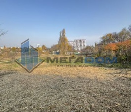 продам участок у озера