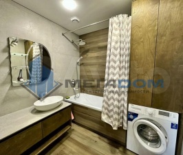 продам 2-х комнатную на суворова